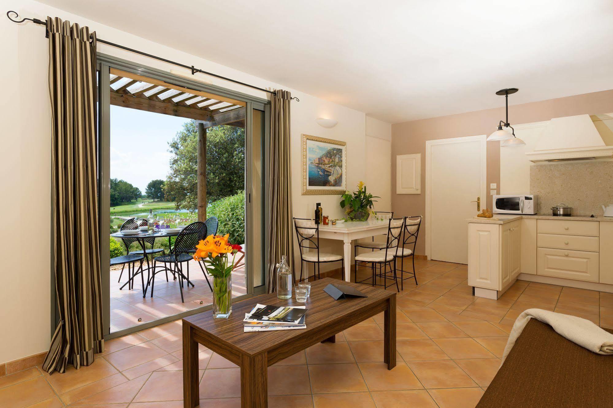 Madame Vacances Domaine Du Provence Country Club Service Premium Saumane-de-Vaucluse Eksteriør billede